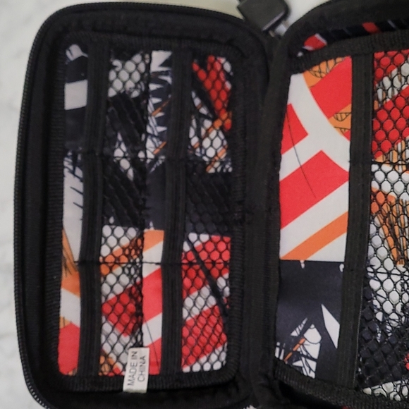 Original Nintendo DS case. Hold the device and 12 games! - Picture 6 of 9